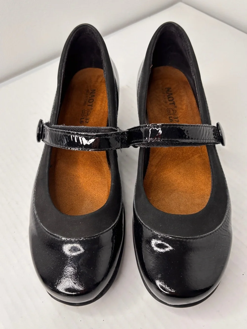 Naot Trendy Mary Jane Pump Womens Comfort Shoe Size 6 EU 37 Black Patent Leather